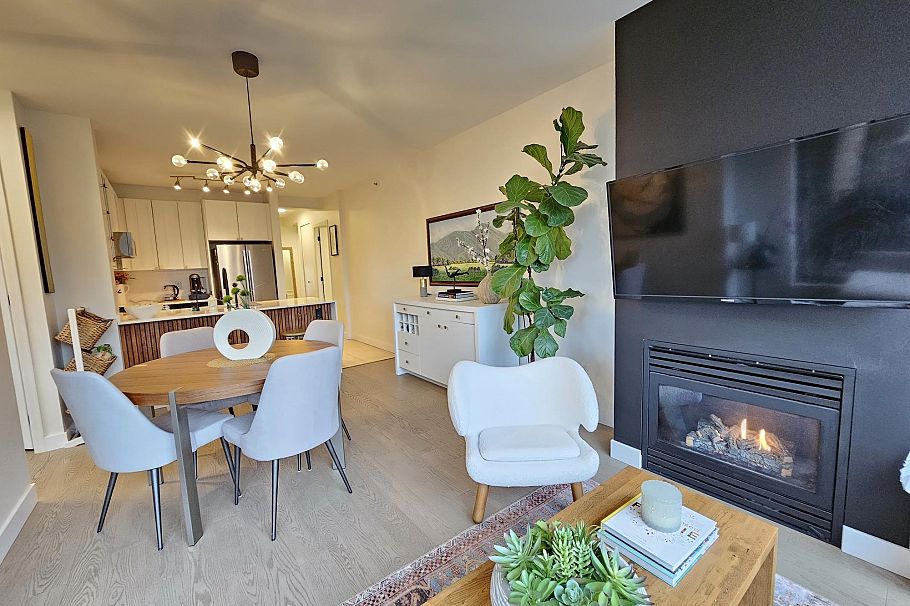 403 170 W 1st Street North Vancouver, BC - 12