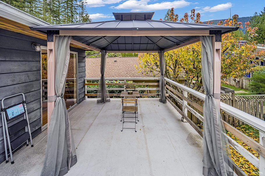 4578 Capilano Road North Vancouver, BC - 10