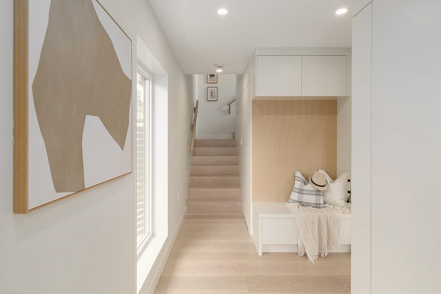 2652 E 38th Avenue Vancouver, BC - 2