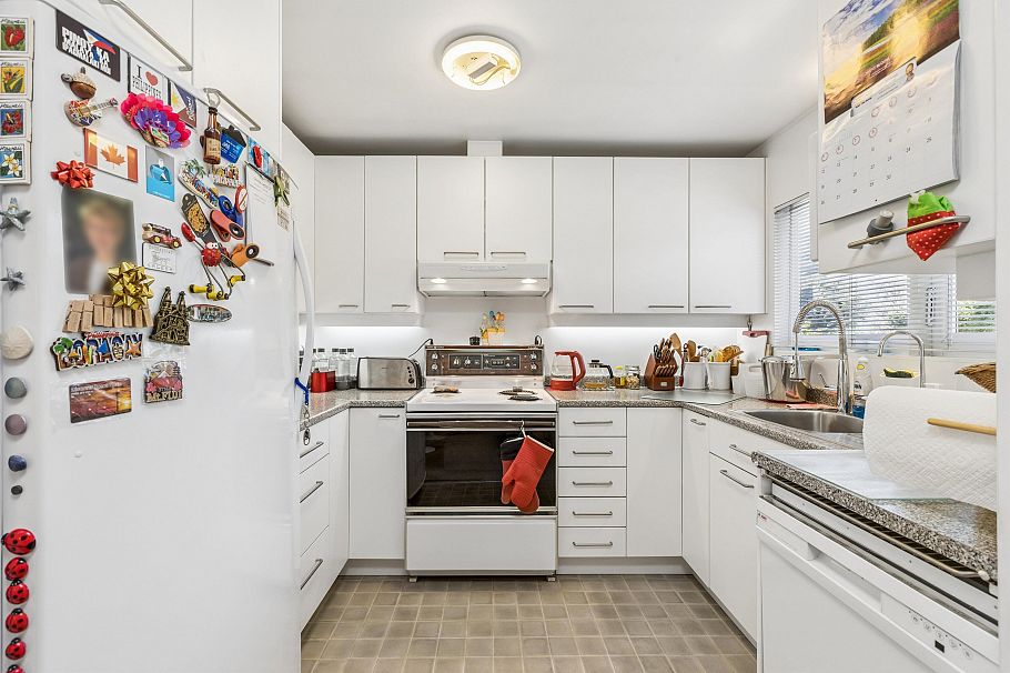 1222 Rosewood Crescent North Vancouver, BC - 8