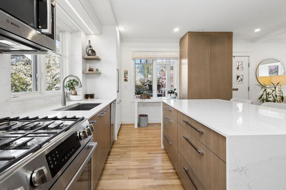 1956 W 14 Avenue Vancouver, BC - 11