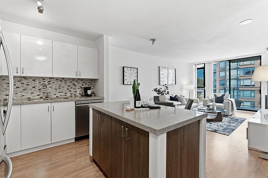 1104 175 W 1st Street North Vancouver, BC - 16