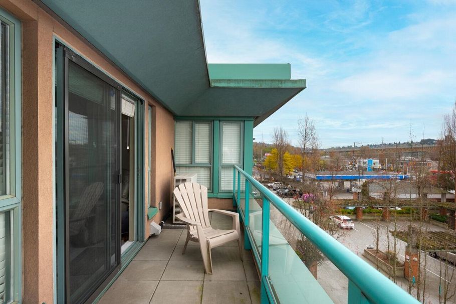 P03 223 Mountain Highway North Vancouver, BC - 24