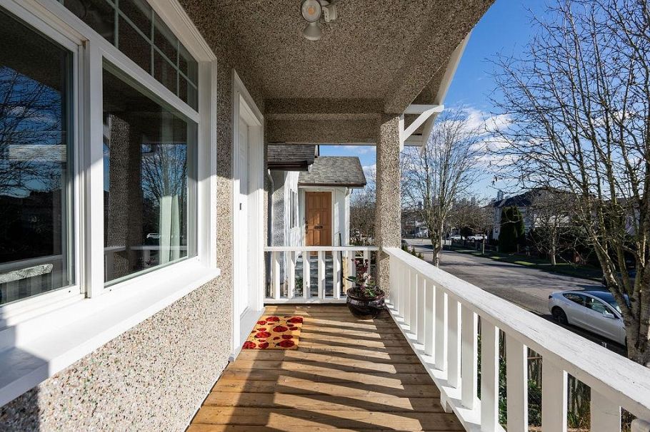 2867 E Georgia Street Vancouver, BC - 2