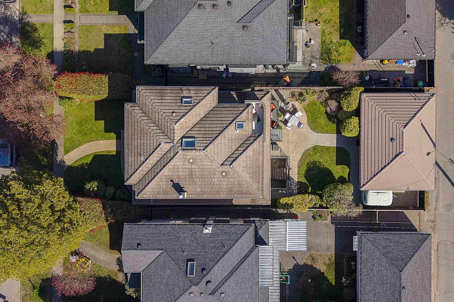 2782 W 37th Avenue Vancouver, BC - 36