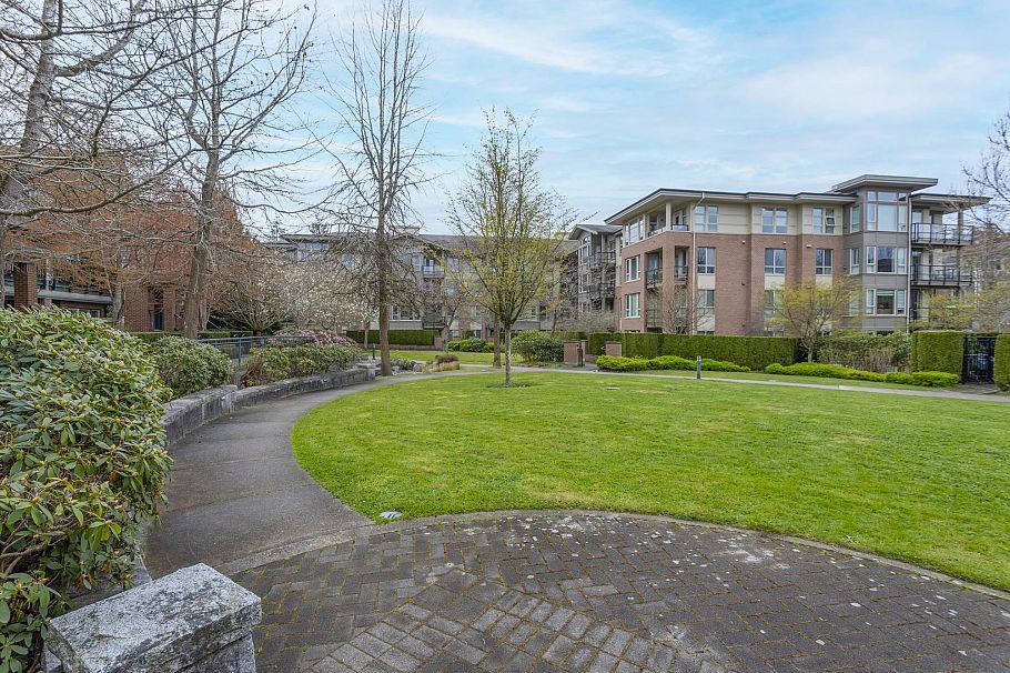 6238 Logan Lane Vancouver, BC - 38