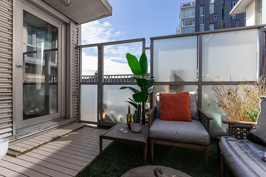 312 328 E 11th Avenue Vancouver, BC - 34