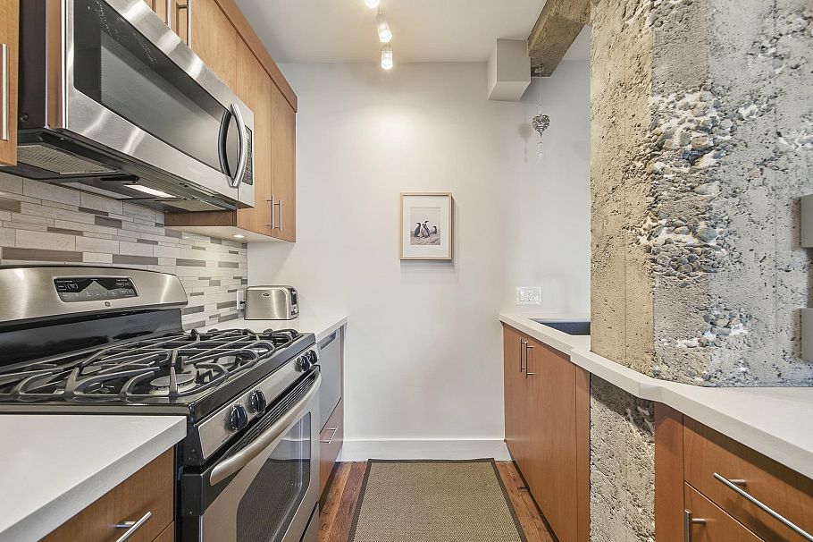 512 1216 Homer Street Vancouver, BC - 9