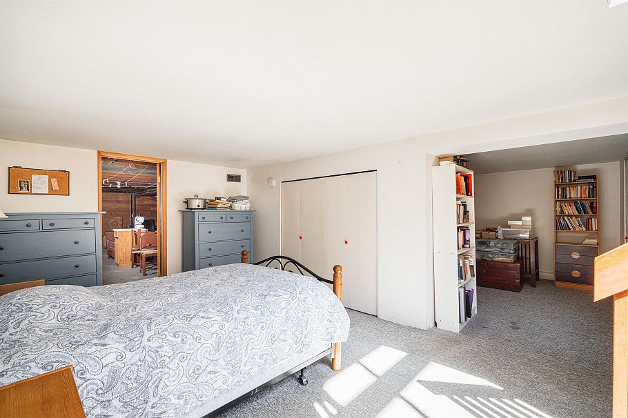 2129 W 47th Avenue Vancouver, BC - 23