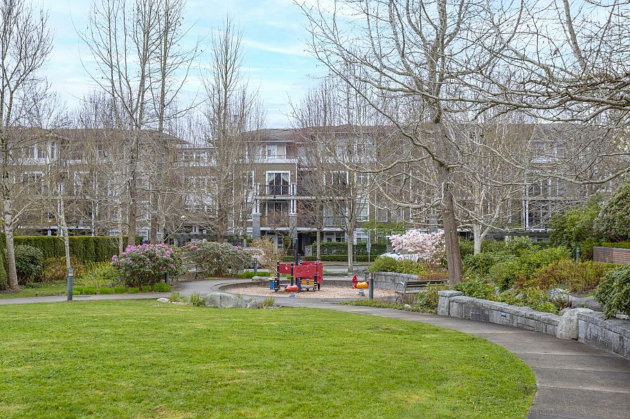 6238 Logan Lane Vancouver, BC - 37