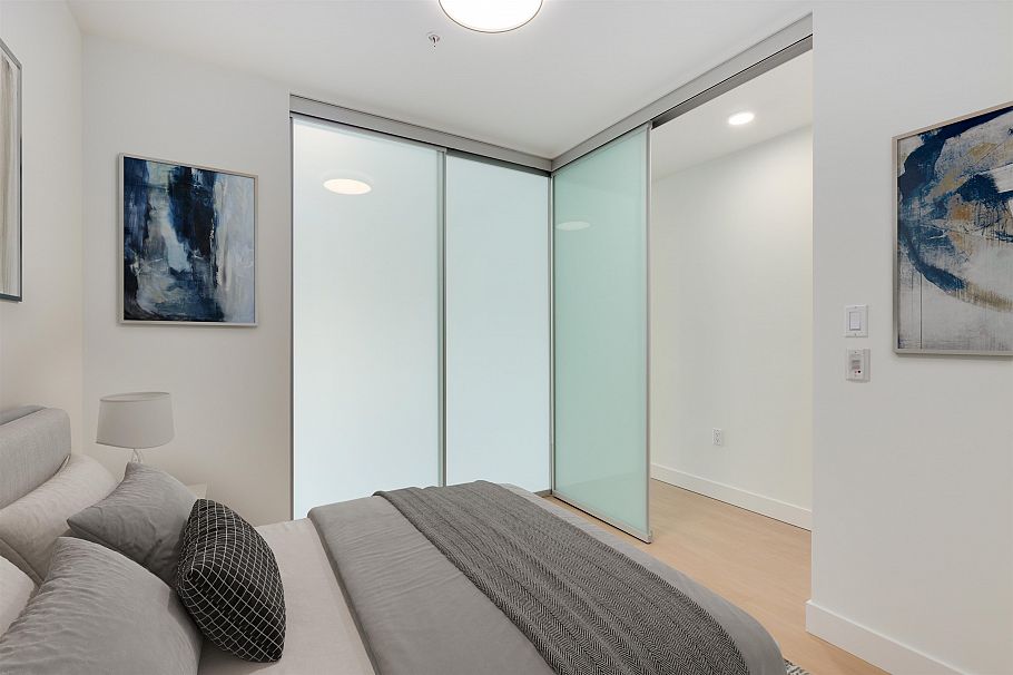 564 422 E 3rd Street North Vancouver, BC - 3