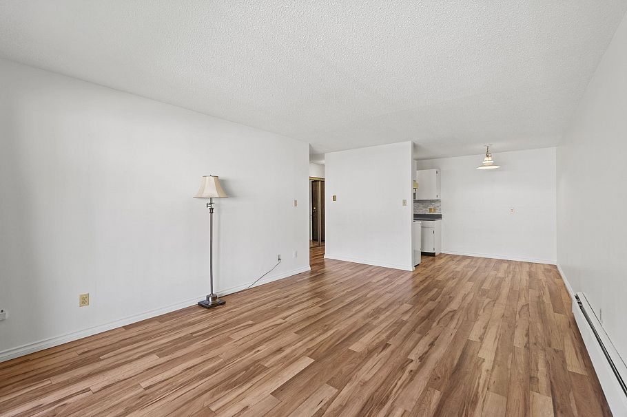 315 310 W 3rd Street North Vancouver, BC - 4