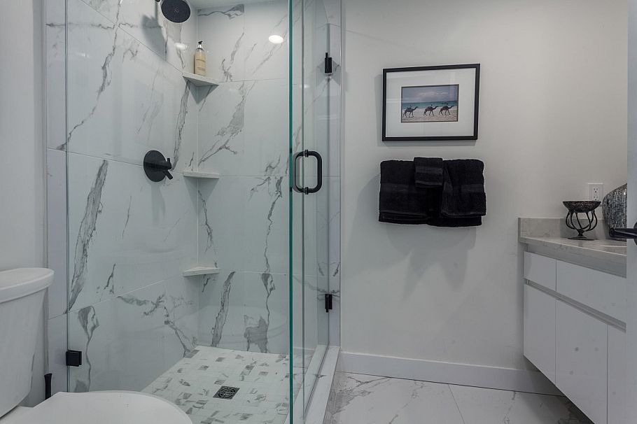 PH1 140 E 14th Street North Vancouver, BC - 16