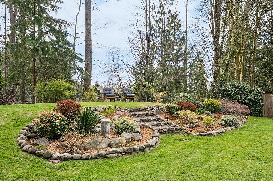 1874 Appin Road North Vancouver, BC - 33
