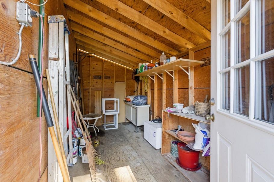 253 E 19th Street North Vancouver, BC - 34