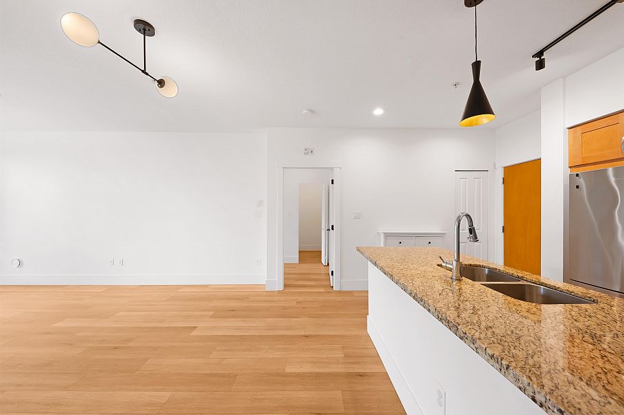 103 1111 E 27th Street North Vancouver, BC - 6