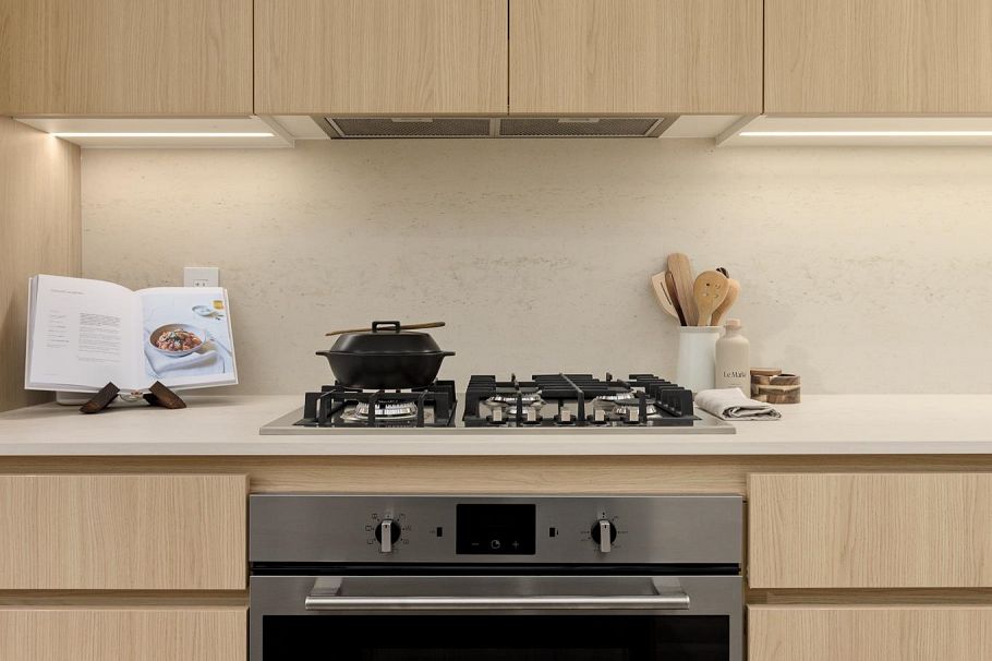 2406 E 12th Avenue Vancouver, BC - 10