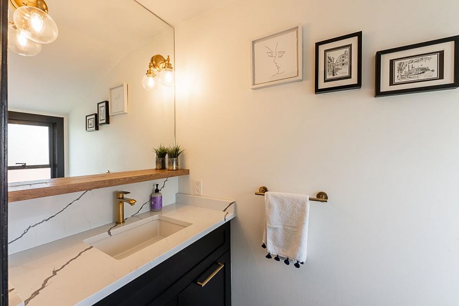 341 W 22nd Avenue Vancouver, BC - 20