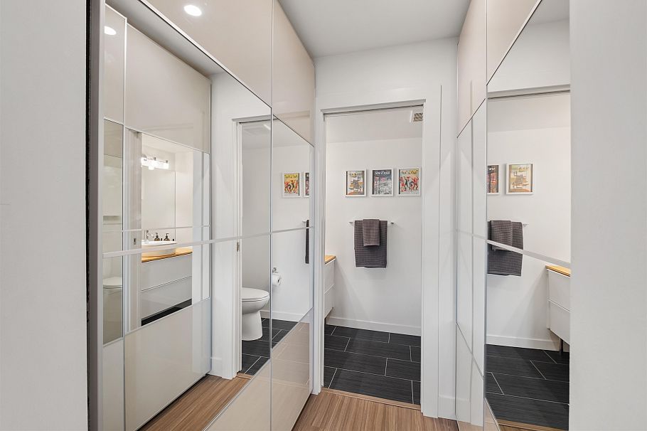 104 105 W Kings Road North Vancouver, BC - 21