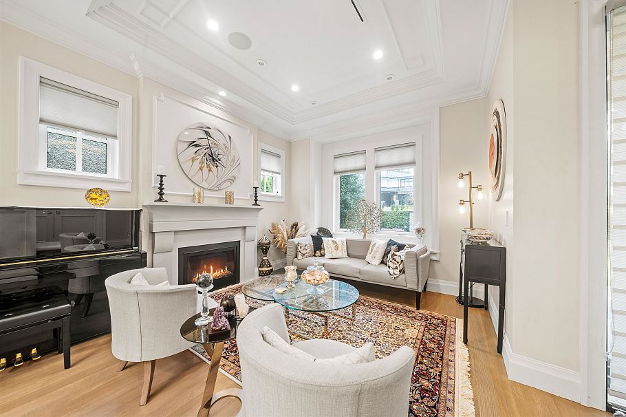 3828 W 35th Avenue Vancouver, BC - 3