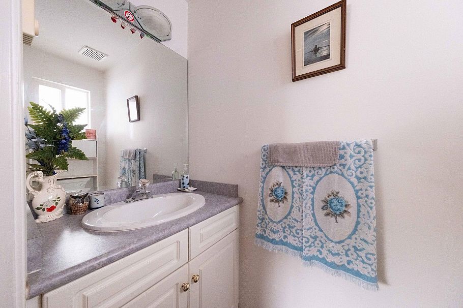 628 E 21st Street North Vancouver, BC - 23