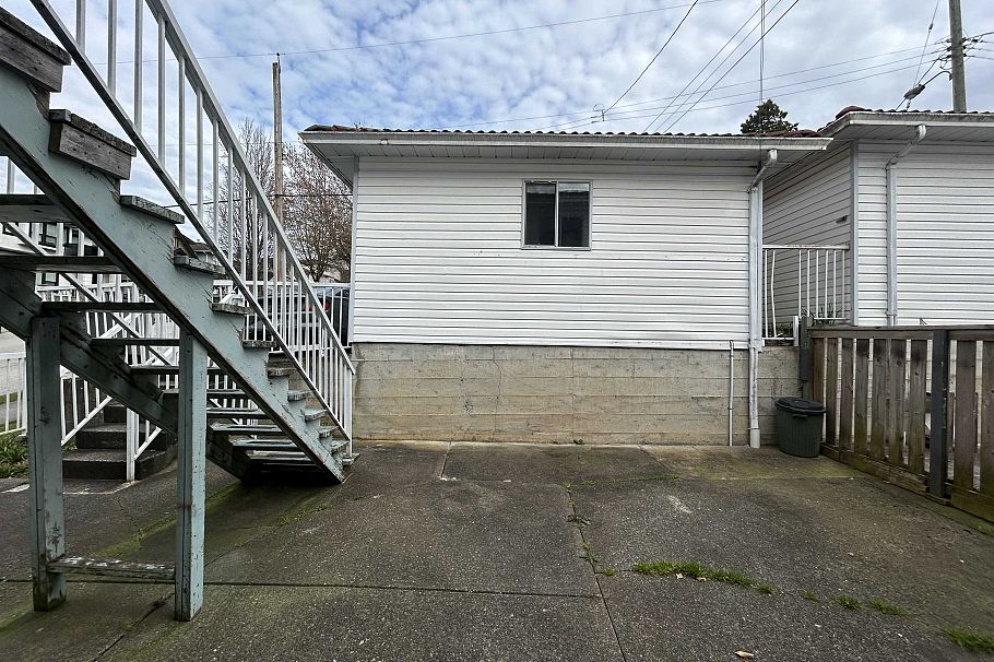 Main 4502 NANAIMO STREET, Vancouver BC V5N 5J4 Vancouver, BC - 12