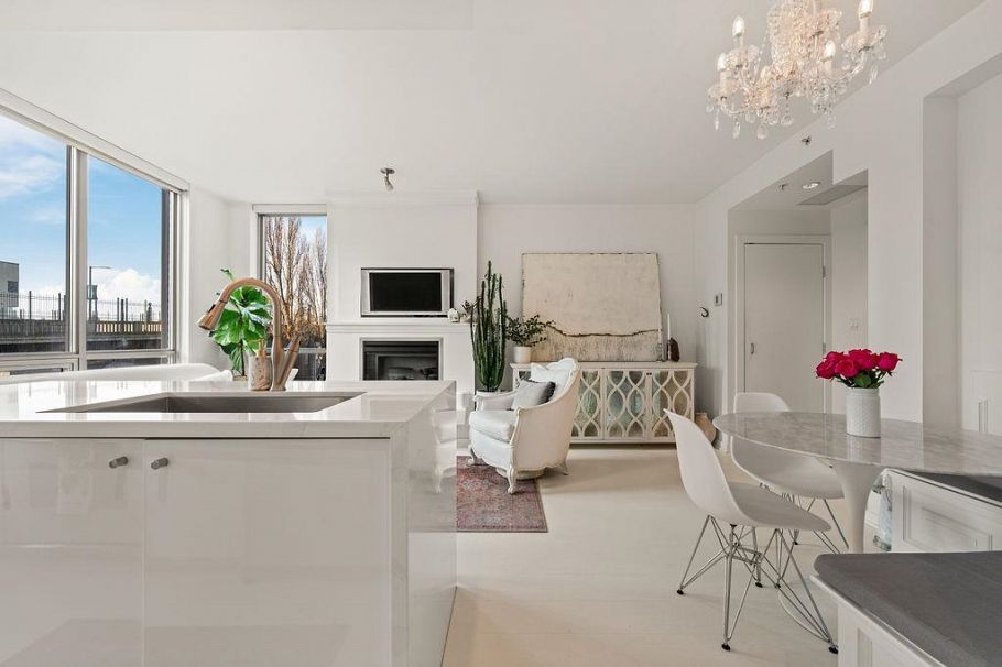 601 1005 Beach Avenue Vancouver, BC - 5