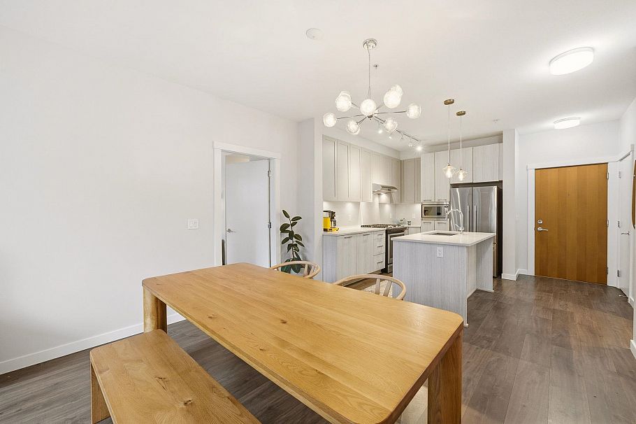 304 123 W 1st Street North Vancouver, BC - 9