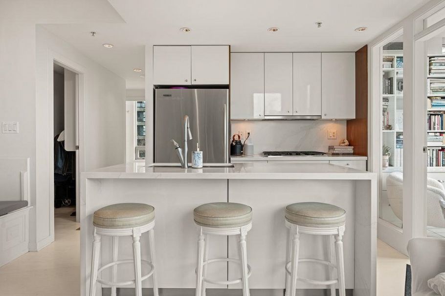 601 1005 Beach Avenue Vancouver, BC - 9