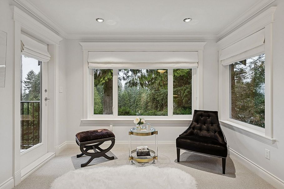 4081 Woodbury Avenue North Vancouver, BC - 23