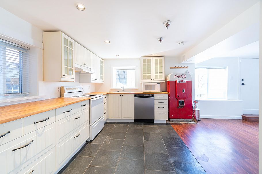 454 E 28th Avenue Vancouver, BC - 22