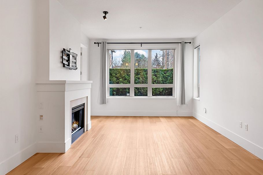 103 1111 E 27th Street North Vancouver, BC - 9