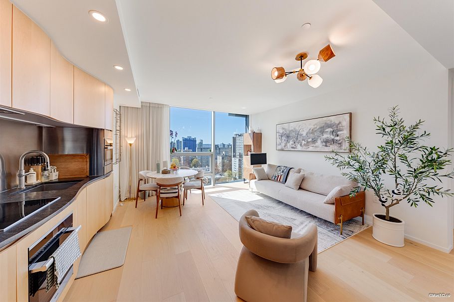 1605 1568 Alberni Street Vancouver, BC - 1