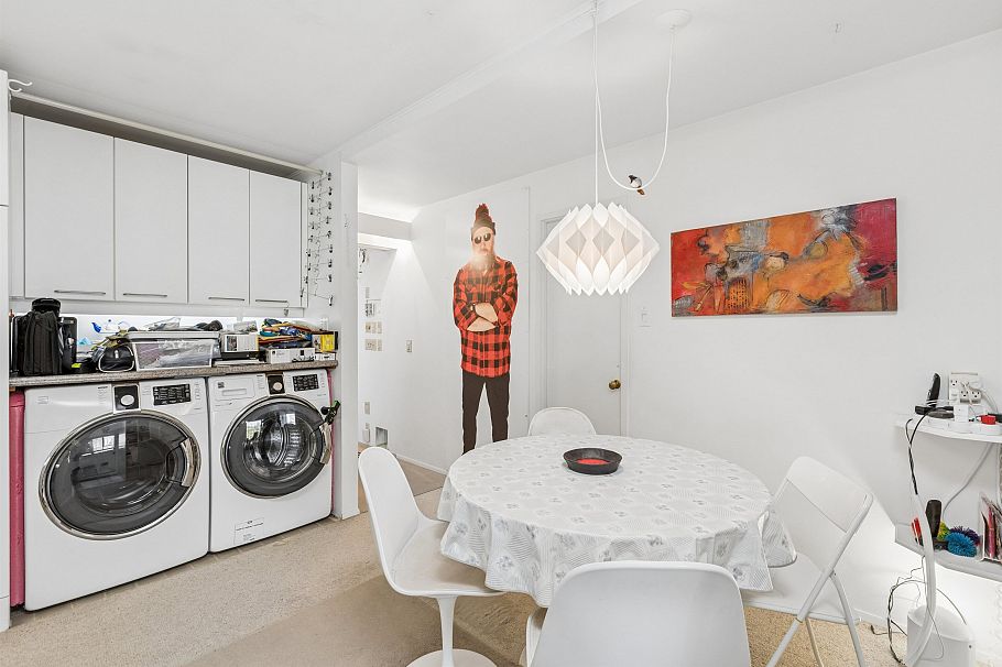 1222 Rosewood Crescent North Vancouver, BC - 9