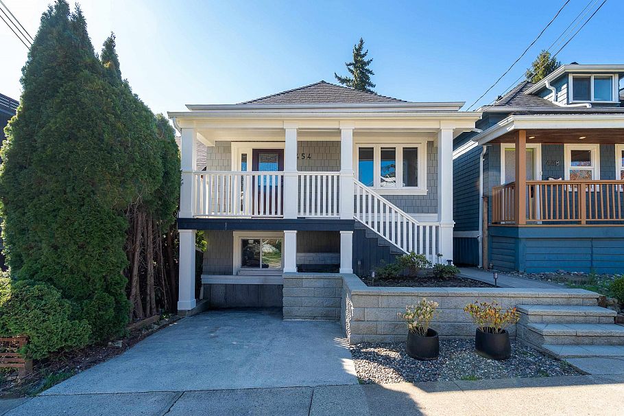 454 E 28th Avenue Vancouver, BC - 2