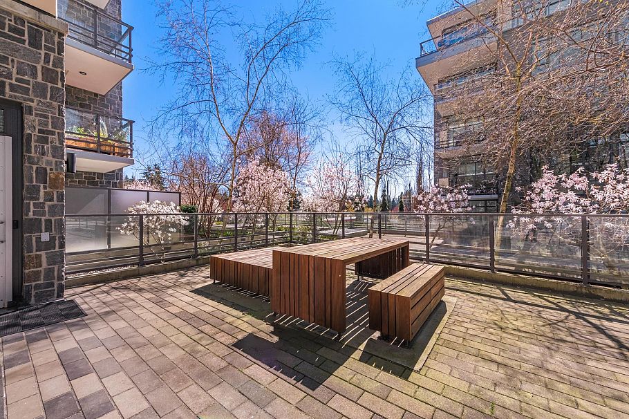 2765 Mountain Highway North Vancouver, BC - 27