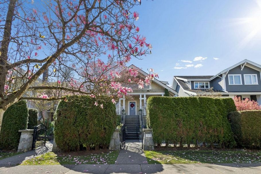 1956 W 14 Avenue Vancouver, BC - 33