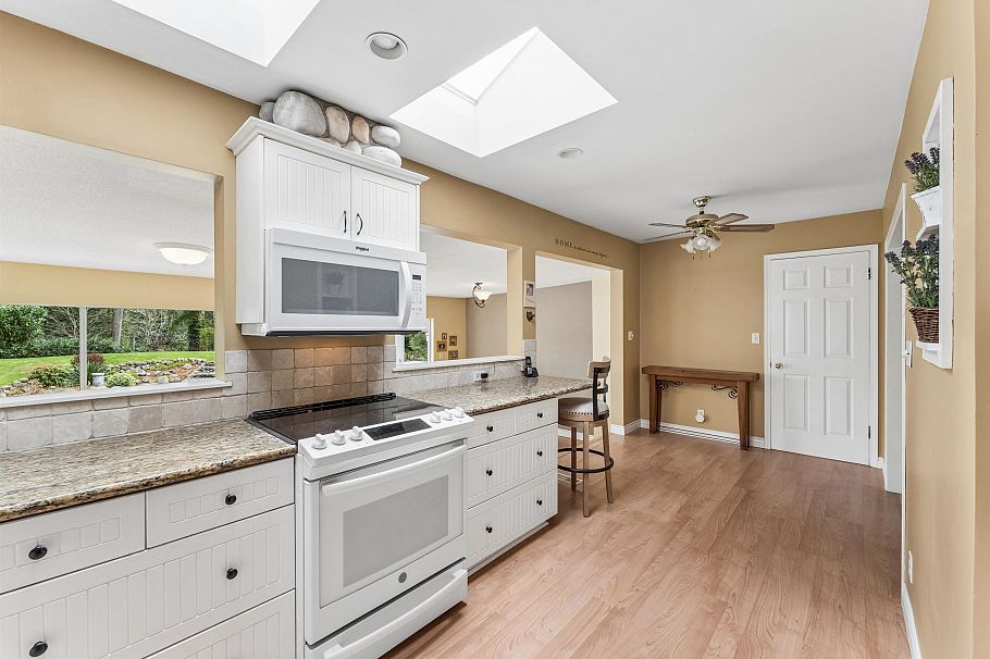 1874 Appin Road North Vancouver, BC - 15