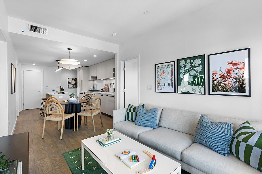 208 1680 E 12th Avenue Vancouver, BC - 1