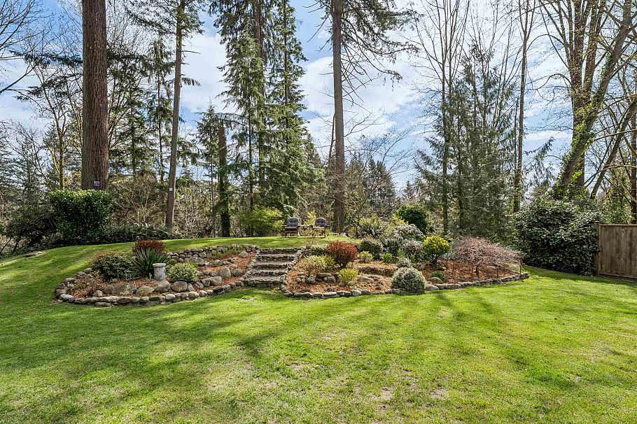 1874 Appin Road North Vancouver, BC - 34
