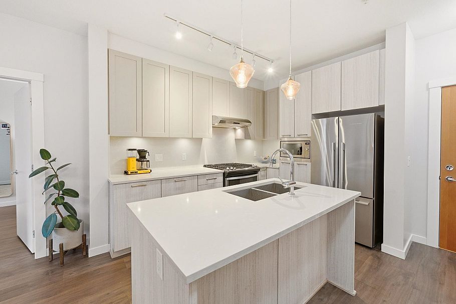 304 123 W 1st Street North Vancouver, BC - 20