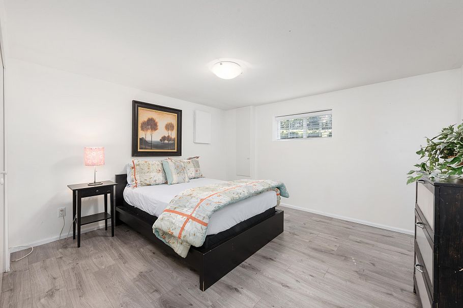 300 E 25th Street North Vancouver, BC - 14