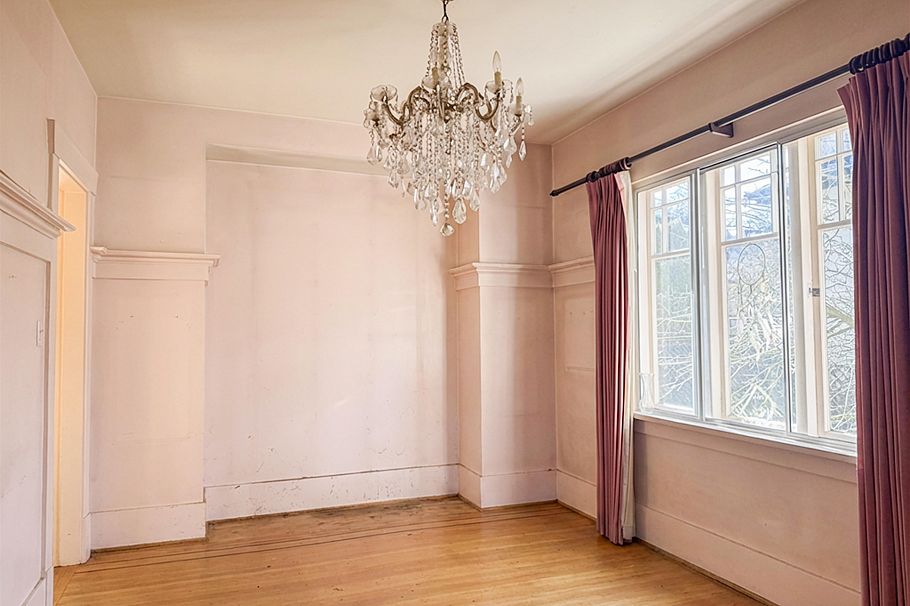 3346 W 21st Avenue Vancouver, BC - 21