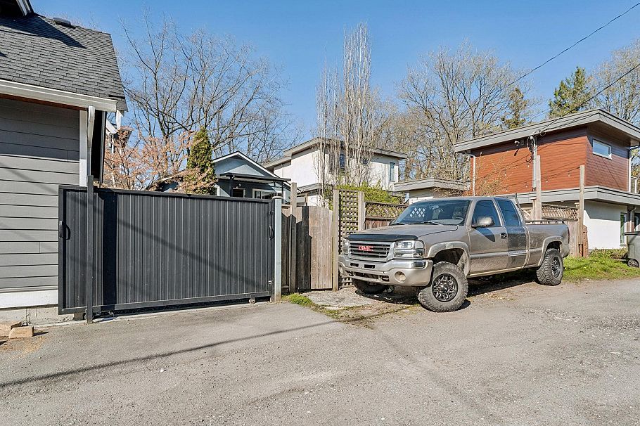 2486 Eton Street Vancouver, BC - 36