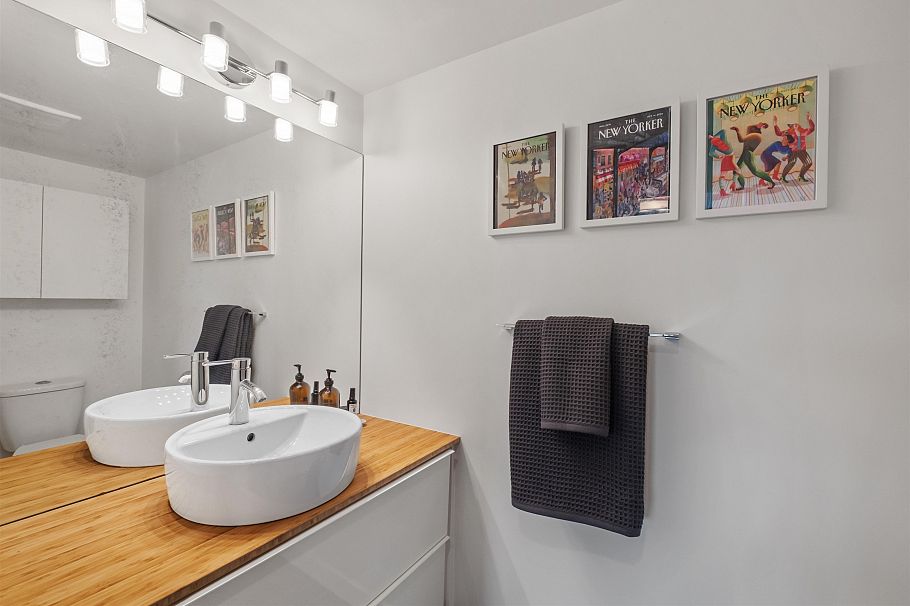 104 105 W Kings Road North Vancouver, BC - 22