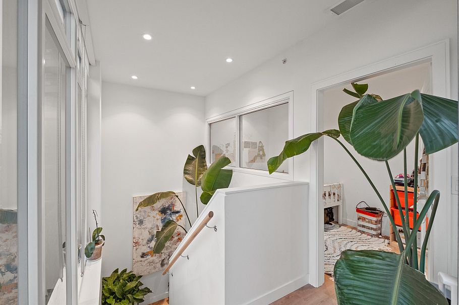 611 1500 Fern Street North Vancouver, BC - 19