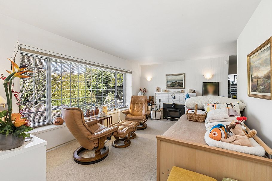 1222 Rosewood Crescent North Vancouver, BC - 4