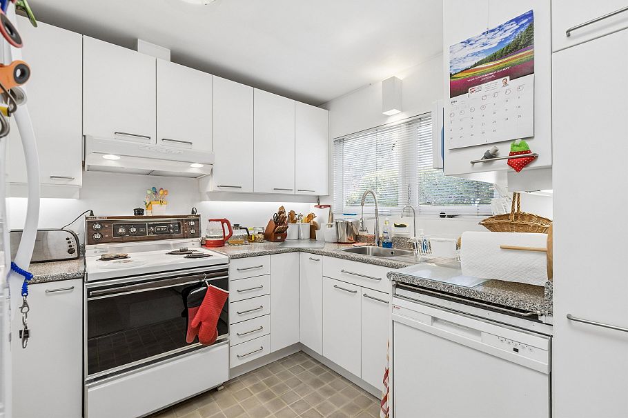 1222 Rosewood Crescent North Vancouver, BC - 7