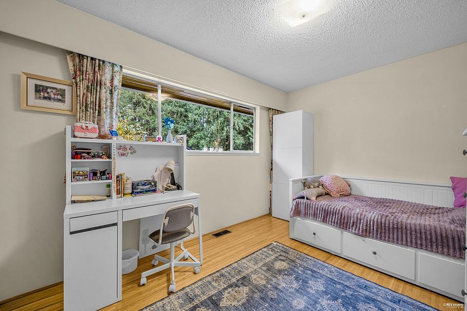 4578 Capilano Road North Vancouver, BC - 9