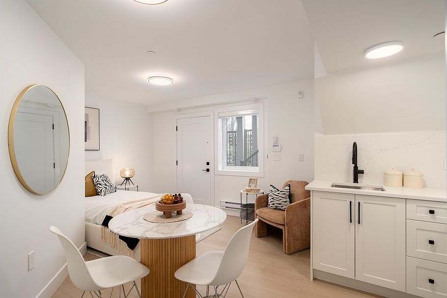 4826 Duchess Street Vancouver, BC - 24